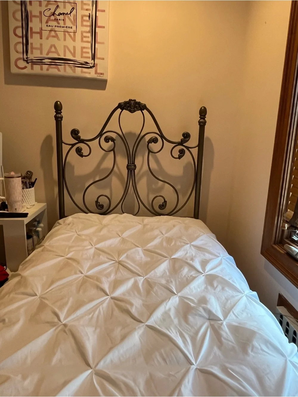 Decorative Metal Headboard Wall Accent in Antique Bronze